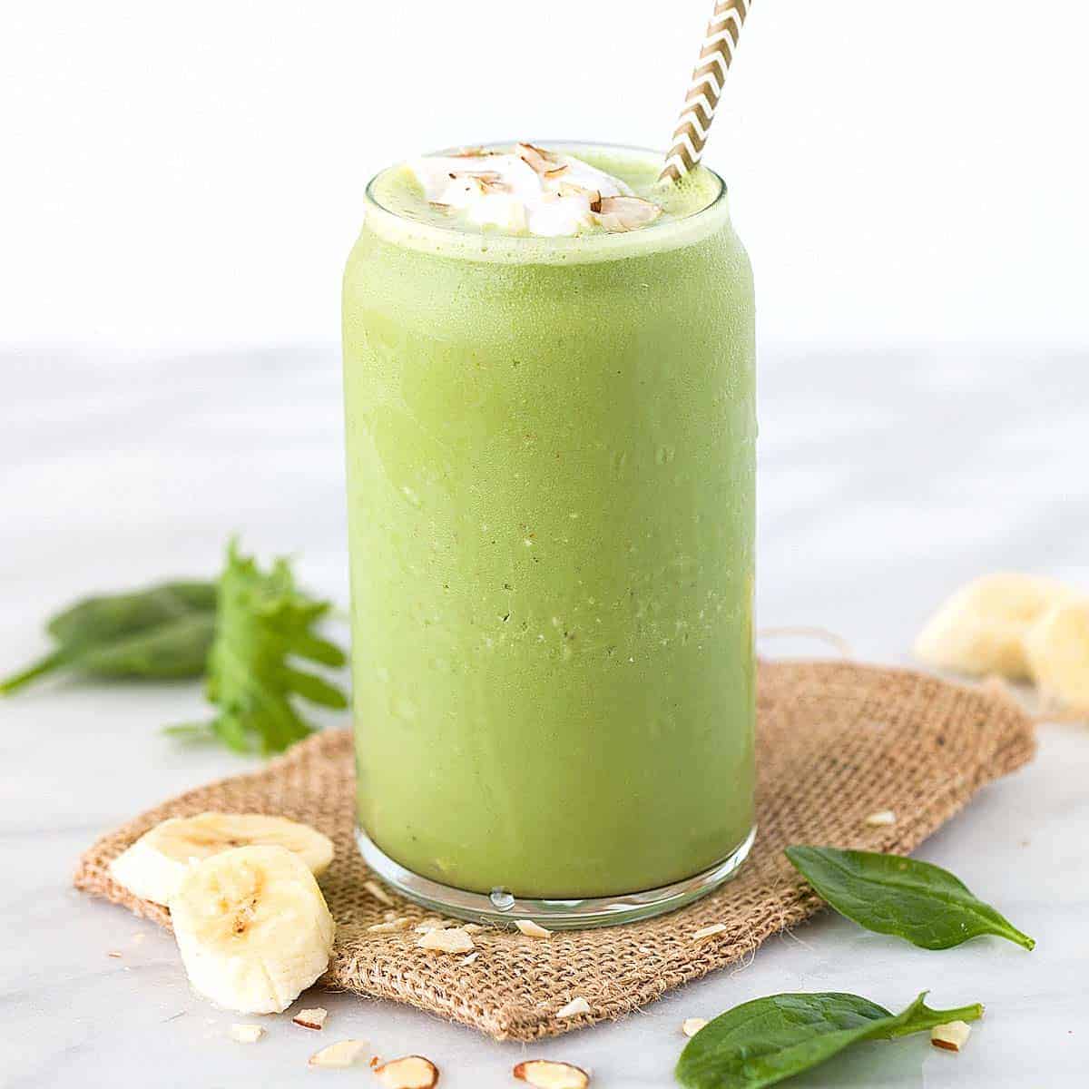 Matcha Smoothie Recipe: Green Tea Benefits in a Fruity Drink